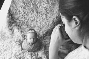 Workshops for photographers for maternity and newborn business and marketing for photographers by Nicoleta Raftu and Carmen Bergmann wraped up baby